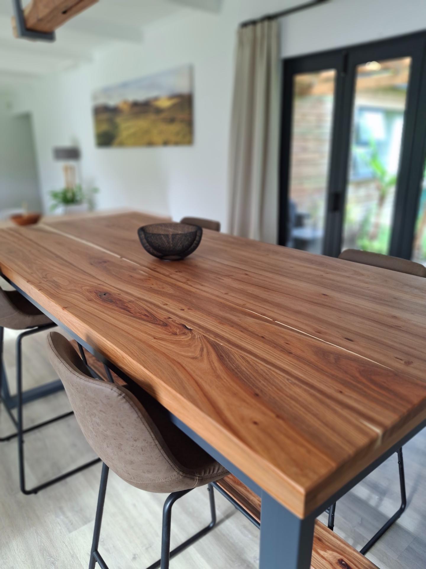 bar table (1) bar table (1)